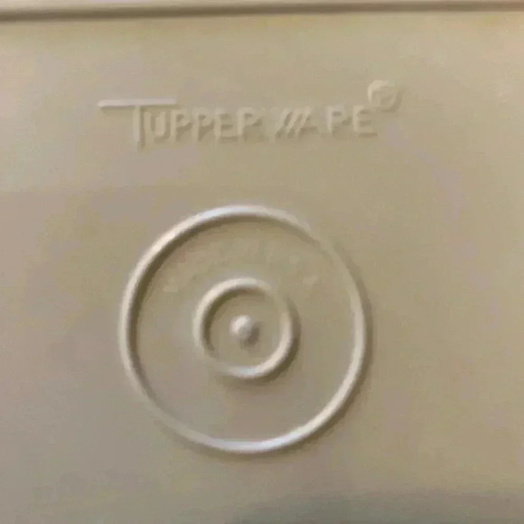 Vintage Tupperware Cheese Saver - Picture 5 of 5